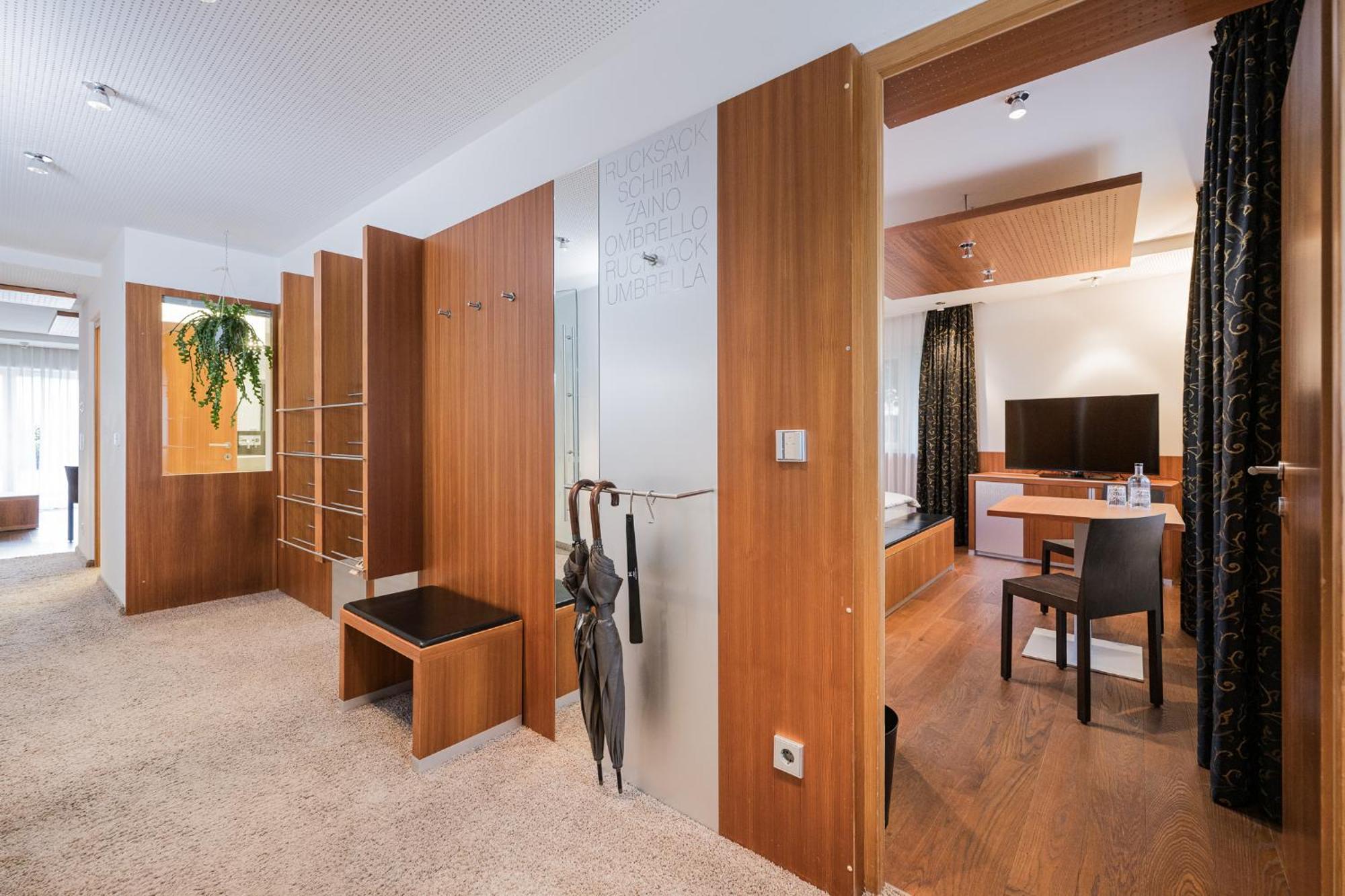 Lindenhof Pure Luxury & Spa Dolcevita Resort Naturns Esterno foto