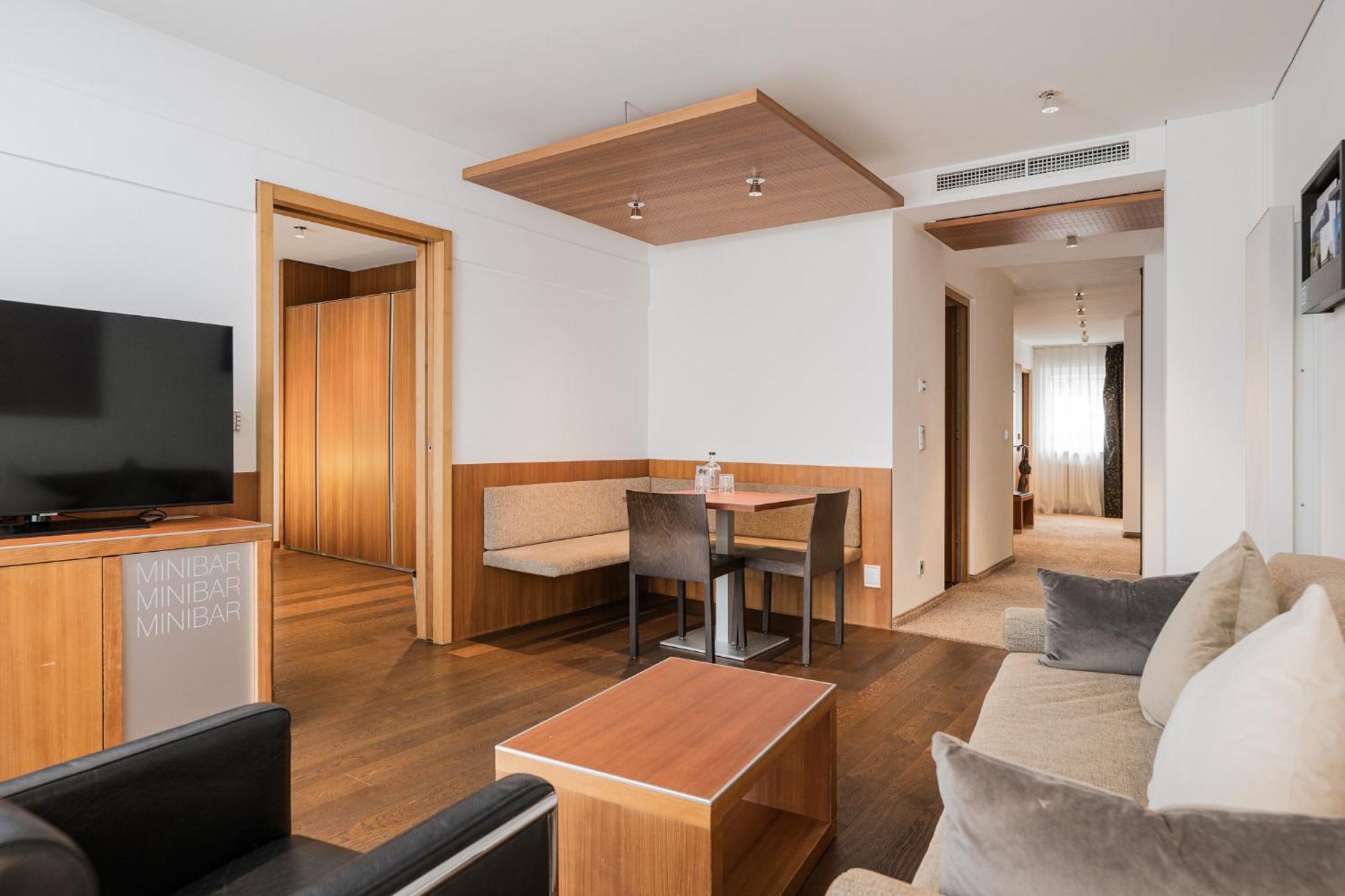 Lindenhof Pure Luxury & Spa Dolcevita Resort Naturns Esterno foto