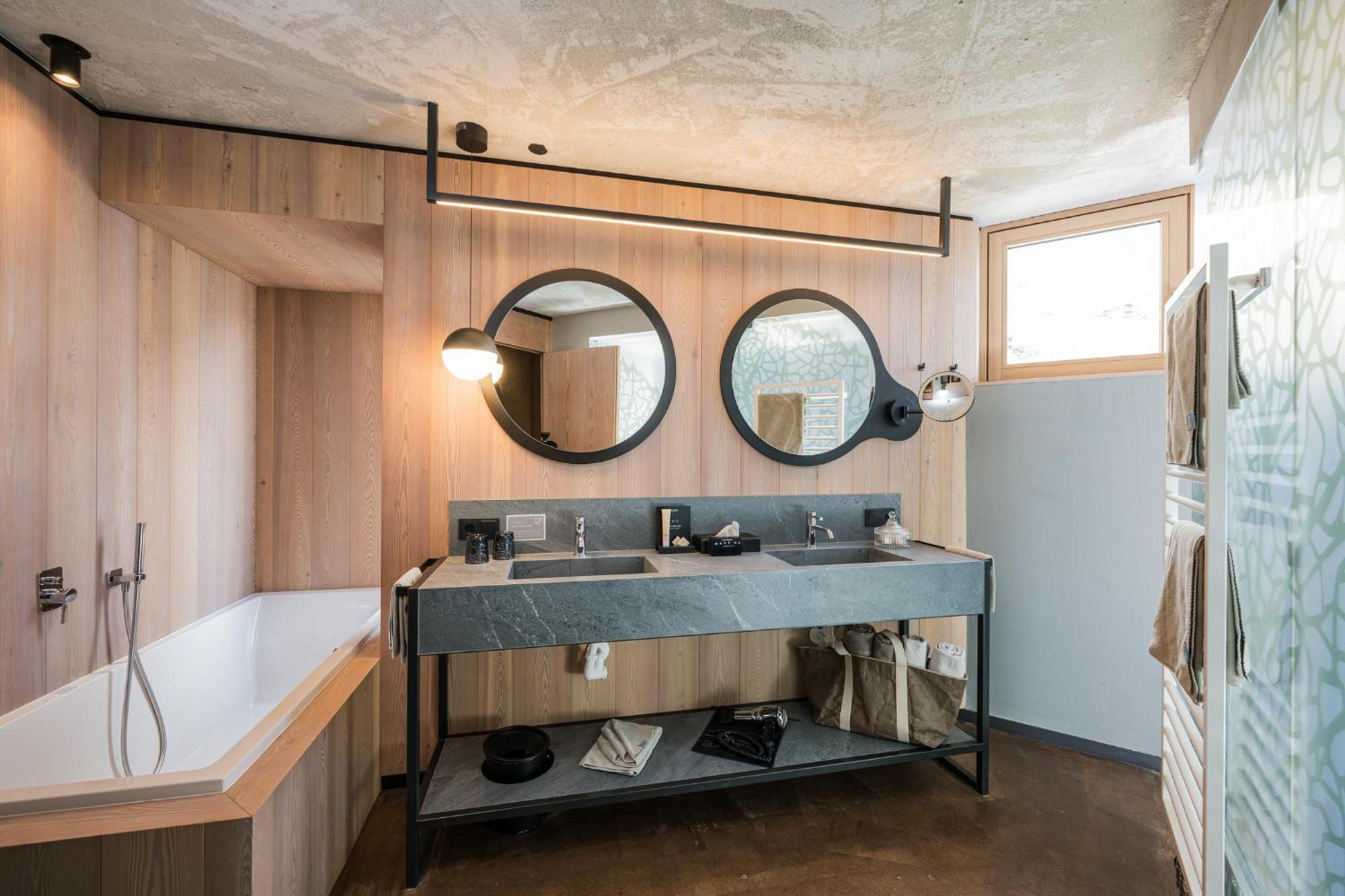 Lindenhof Pure Luxury & Spa Dolcevita Resort Naturns Esterno foto