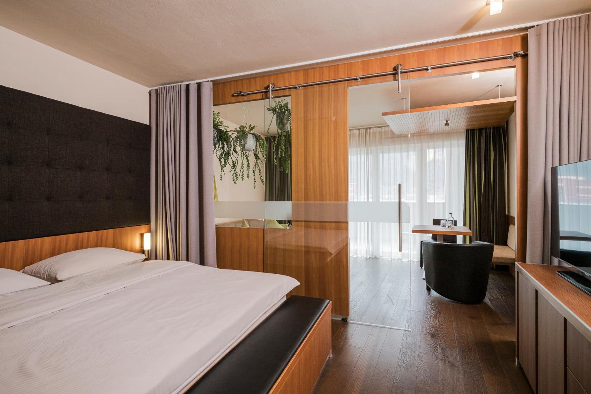 Lindenhof Pure Luxury & Spa Dolcevita Resort Naturns Esterno foto